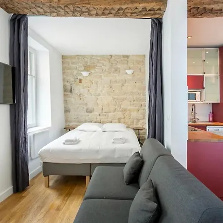 Appartamento Heart Of Saint Paul Marais Historic Building Parigi